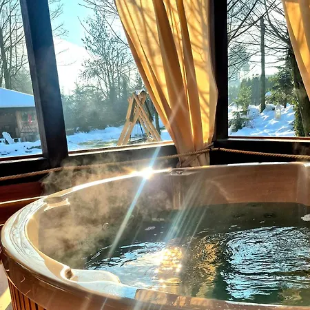 U Moniki, Nad Rzeka, Jacuzzi W Ogrodzie Apartmán