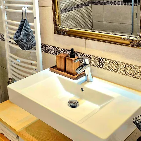 U Moniki, Nad Rzeka, Jacuzzi W Ogrodzie Apartmán *
